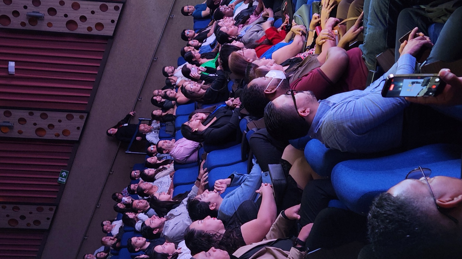Audiencia en el auditorio TEDx Colonia Satélite